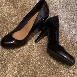 Purple pumps